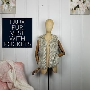 Daytrip Faux Fur Vest With Pockets - Size M Buckle
